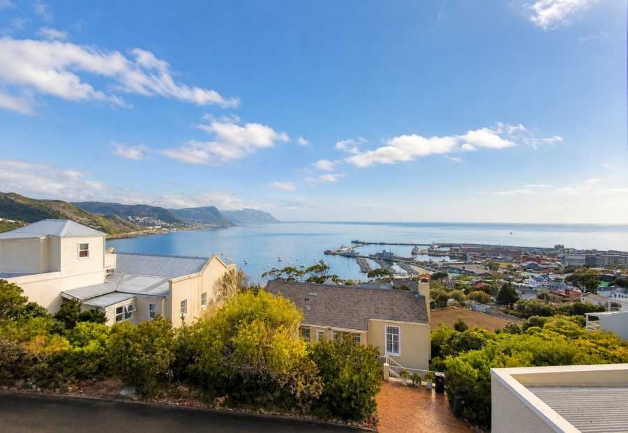 To Let 3 Bedroom Property for Rent in Simons Kloof Western Cape